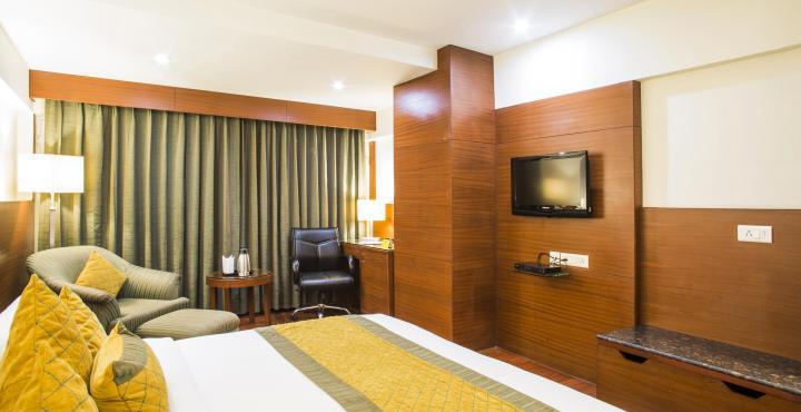 Hotel Royal Cliff Kanpur Bagian luar foto
