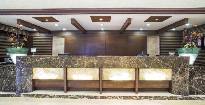 Hotel Royal Cliff Kanpur Bagian luar foto