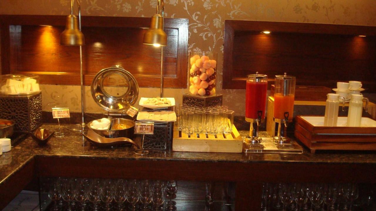 Hotel Royal Cliff Kanpur Bagian luar foto